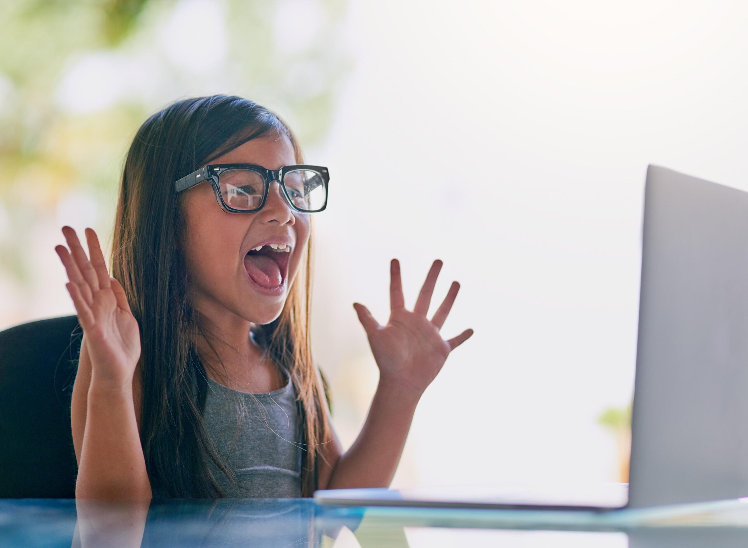How to Choose a Flexible, Accredited K-12 Virtual School That Supports Your Child’s Learning Style technology excites her